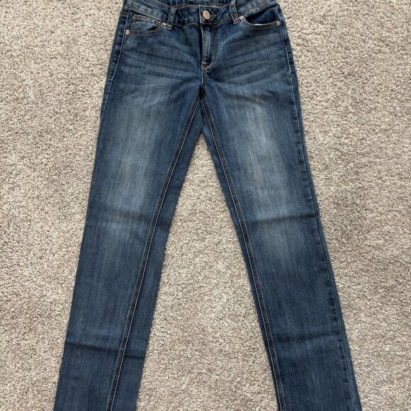 NWOT M Jeans by Maurices Straight Leg Size 2 Long & Inseam of 31" - Picture 1 of 5